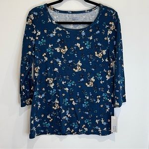 Croft & Barrow Women’s Navy Floral Tee Size M